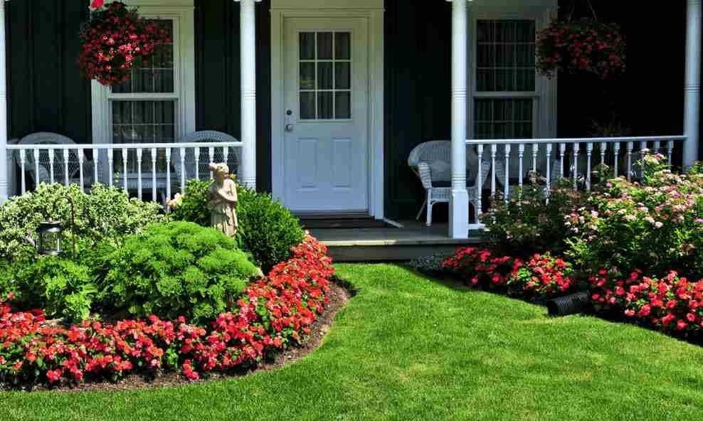 Beautiful Front Yard Landscape Design